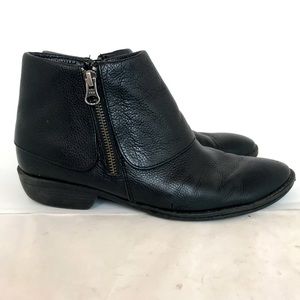 born boc womens BC3809 black bootie fold over leather side zipper Flat Size 8